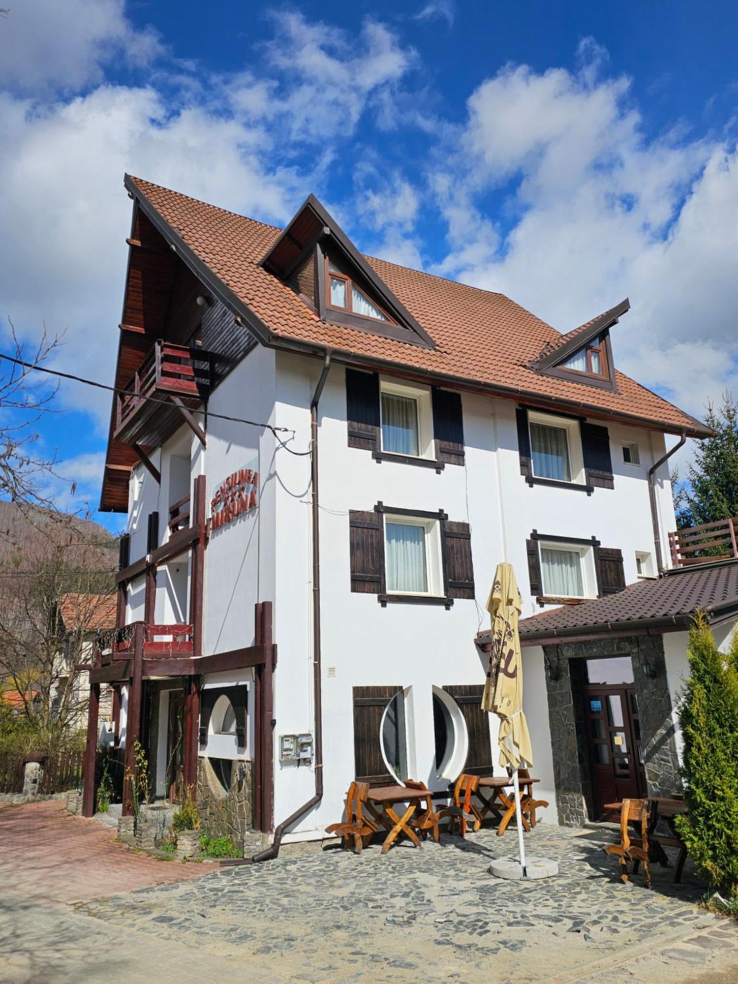 Hotel Pensiunea Miruna Moieciu de Jos Exterior foto